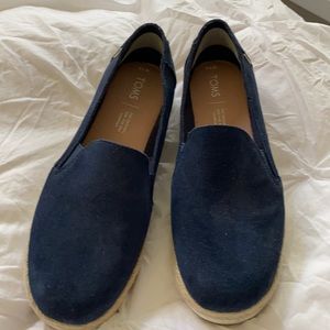 NWOT Navy Blue Tom’s espadrilles size 7.5